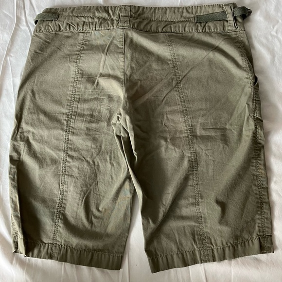 Nike moss green shorts! - Picture 2 of 5